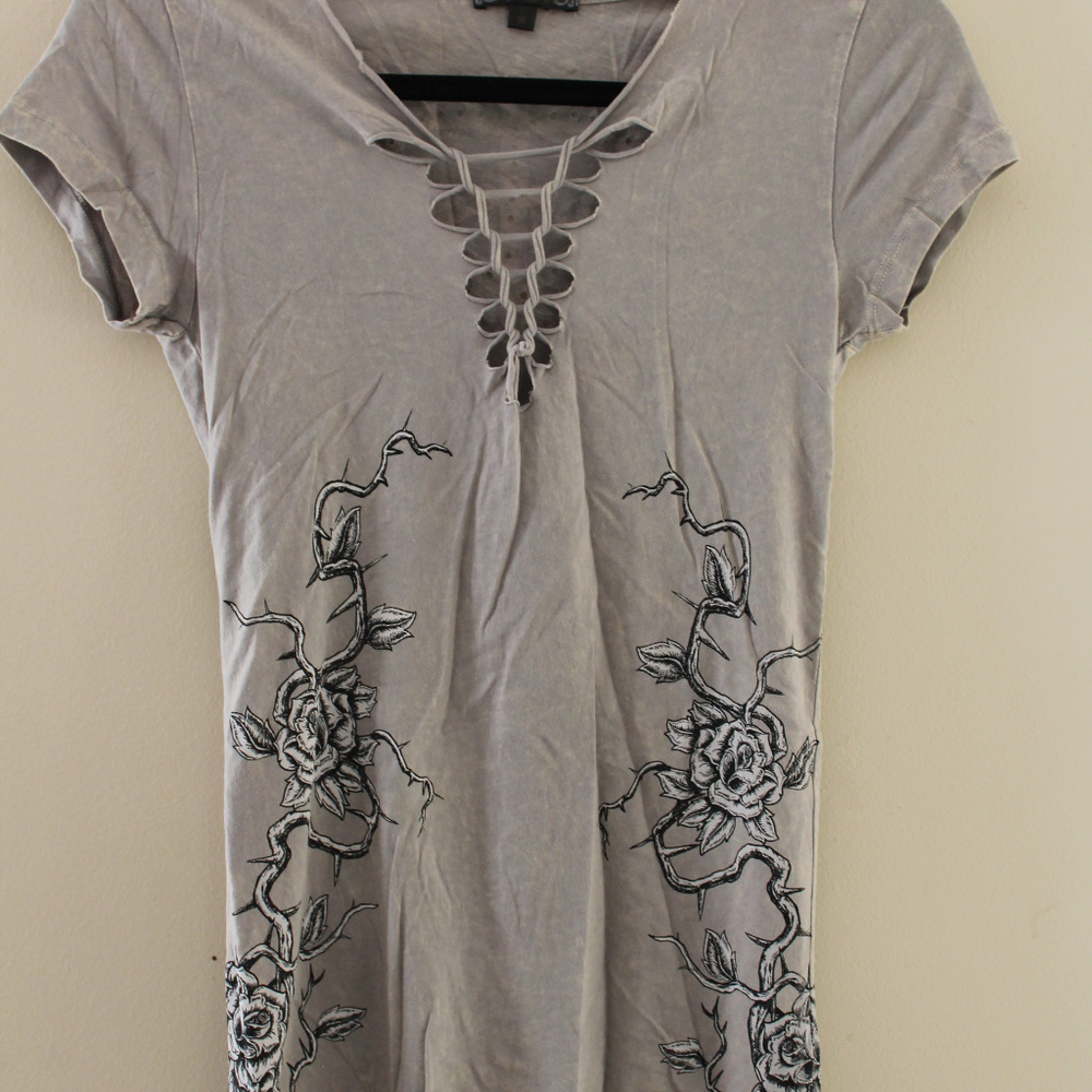 Short sleeve tee shirt size med gray with razor